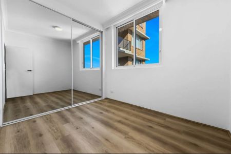 IDEAL BEACHSIDE EXECUTIVE LIVING - Photo 5