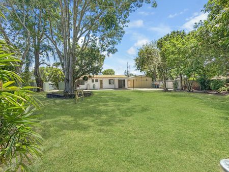 Spacious Family Living on 1,151sqm in the Heart of Ningi! - Photo 4