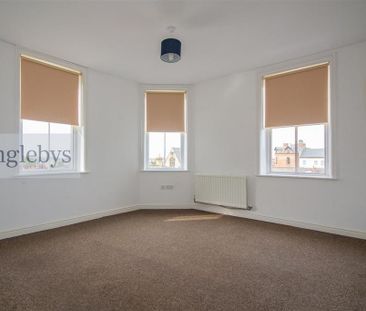 3 bedroom apartment to rent - Photo 2