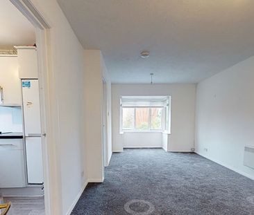 Room in a Shared Flat, Cotton Avenue, W3 - Photo 1