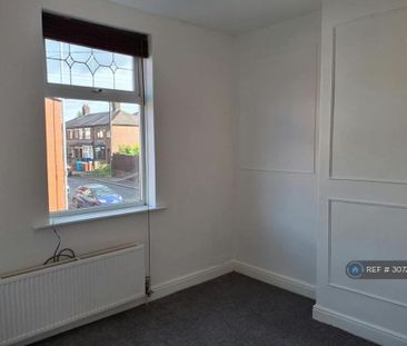 2 bedroom semi-detached house to rent - Photo 4