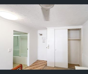 508/3458 Main Beach Parade, Surfers Paradise, Qld 4217 - Photo 4