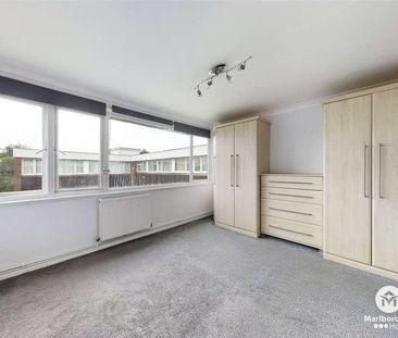 Romford Road, Chigwell, Essex, IG7 - Photo 5