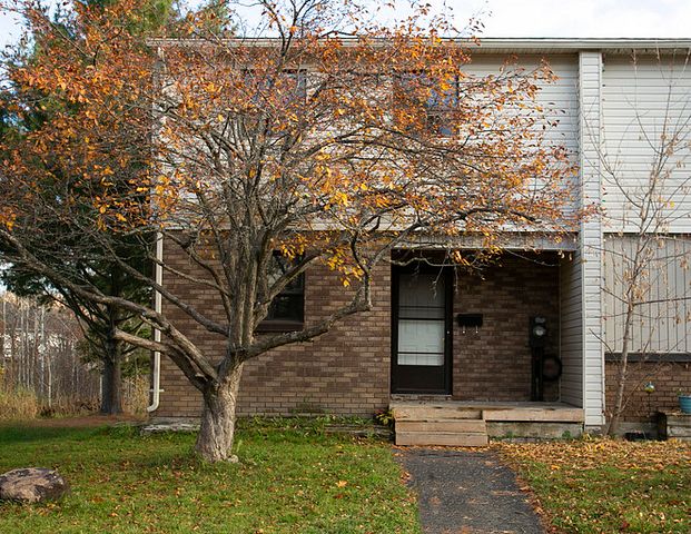 Crystal Heights Townhouses | 24 Clearview Drive, Sault Ste. Marie - Photo 1