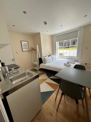 1 bedroom flat to rent - Photo 2
