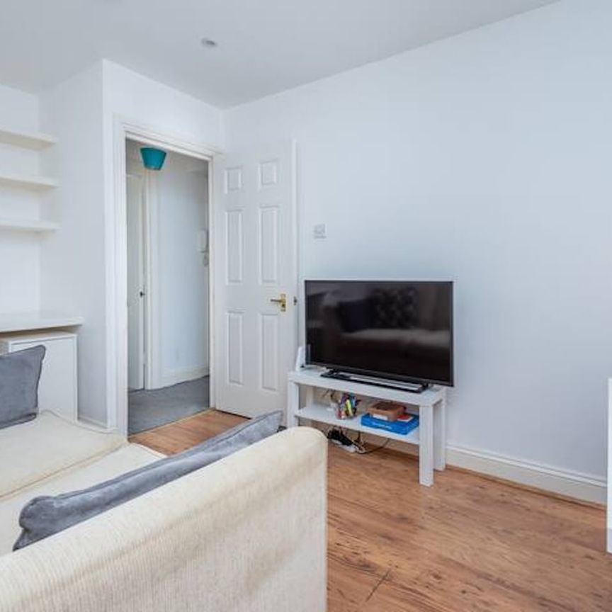 1 Bed Flat, Lyham Road, SW2 - Photo 1