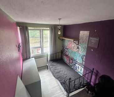 Room in a Shared Flat, Peckford Place, SW9 - Photo 1