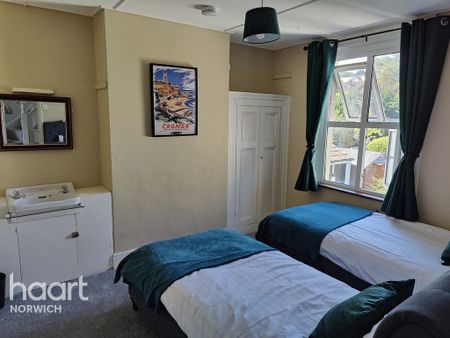 5 bedroom detached house to rent - Photo 3