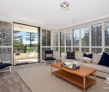 Entire half-floor overlooking Yacht Club. - Photo 5