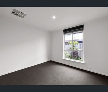 Spacious Home in Convenient Surrey Downs Location - Photo 6