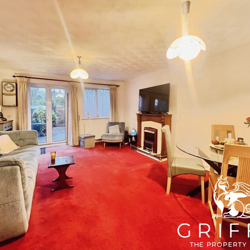 London Road, Grays, RM17 - Photo 1