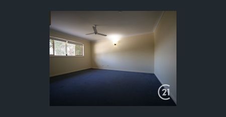 Spacious 3-Bedroom Townhouse in a Prime Ferny Hills Location - Photo 2