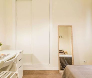 Room in a shared 6-bedroom apartment for rent in Jerónimos, bills included - Photo 6