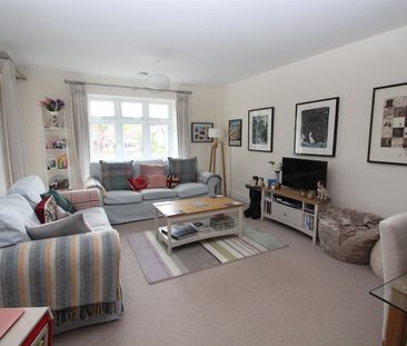 Queens Road, High Wycombe - Photo 1