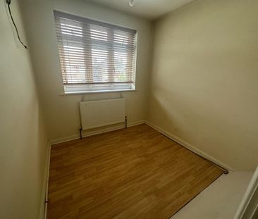 6 bedroom detached house to rent - Photo 3