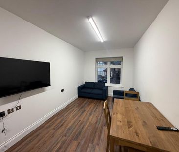 3 bedroom flat to rent - Photo 1