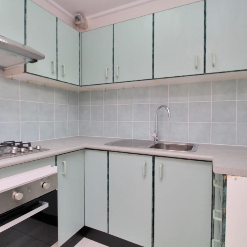 UNBEATABLE PRICE, WALK TO STATION! - Photo 1