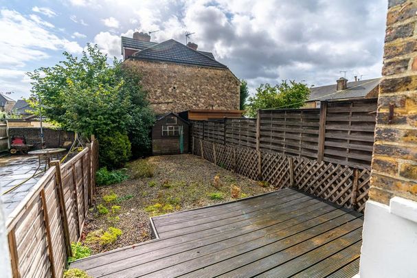 3 bedroom terraced house to rent - Photo 1