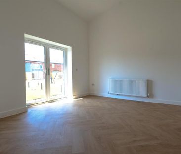 3 bedroom barn conversion to rent - Photo 1