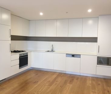 Spacious 1 Bedroom with Generous Sized Bedroom and Extra Large Park... - Photo 3