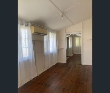 2/37 Macalister Street, Mackay, Qld 4740 - Photo 3