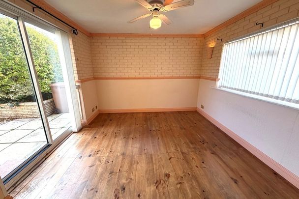 Sint Niklaas Close - Photo 1