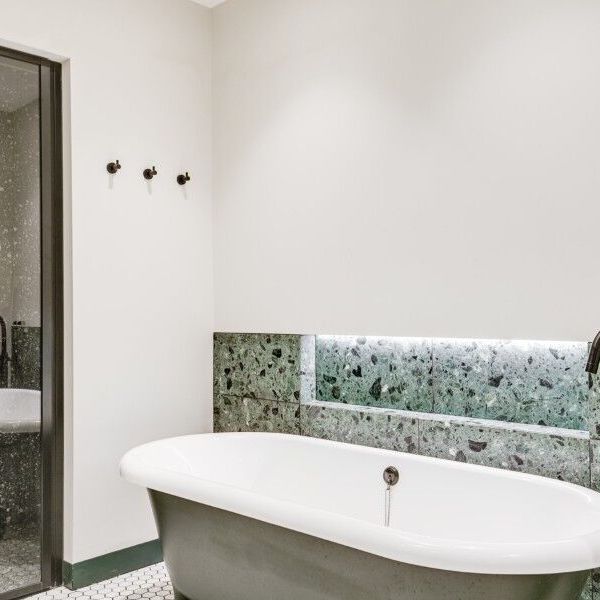 3 Bedroom Flat To Let - Photo 1