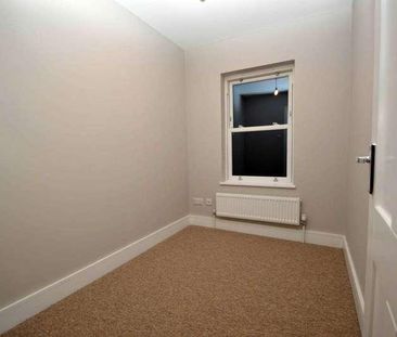 New Haw, KT15 - Photo 3