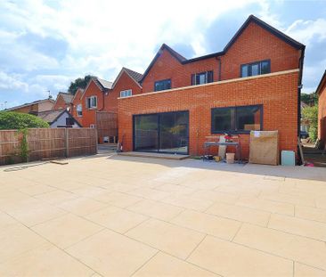 4 bedroom detached house to rent - Photo 5