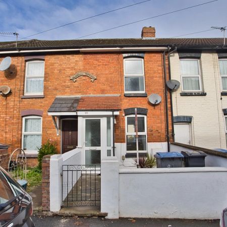 Coombe Valley Road, Dover, CT17 0EX, Kent - Photo 4