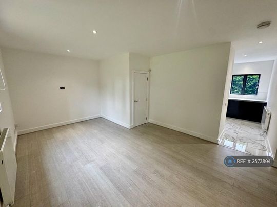 2 bedroom semi-detached house to rent - Photo 1