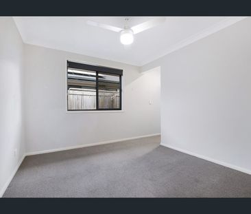 Modern 3 bedroom home with multiple living spaces in fantastic loca... - Photo 5