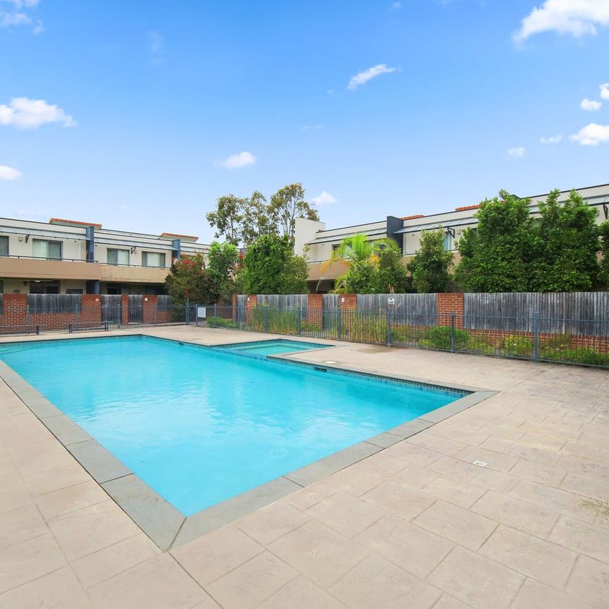 OVERSIZED THREE BEDROOM - SOUGHT AFTER LOCATION - Photo 1