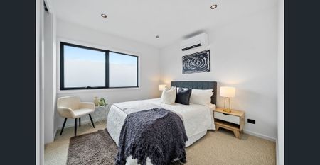 Brand New Townhouse in Prime Maidstone Location! - Photo 5