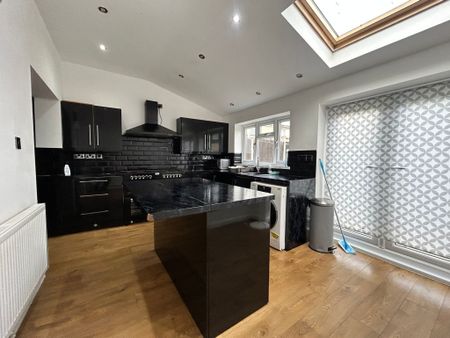 Bowhill Grove, Leicester - Photo 2