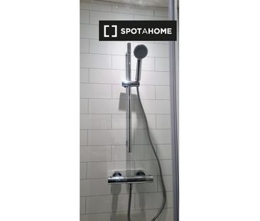 Bed for rent in 7-bedroom apartment in Phibsborough, Dublin - Photo 6