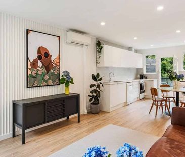 Spacious Private Te Atatu Unit Deck + Garden - Photo 2