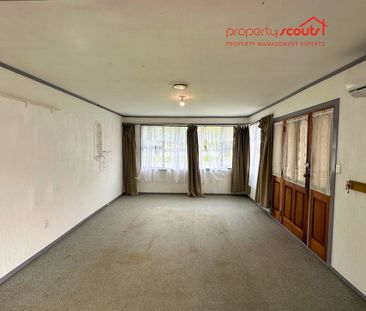 Tidy 3-Bedroom Home with Double Garage – Central Taita - Photo 5