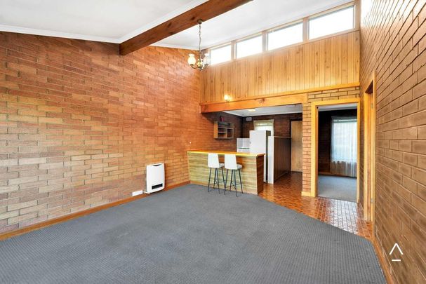 One-Bedroom Unit in Prime Central Location - Photo 1