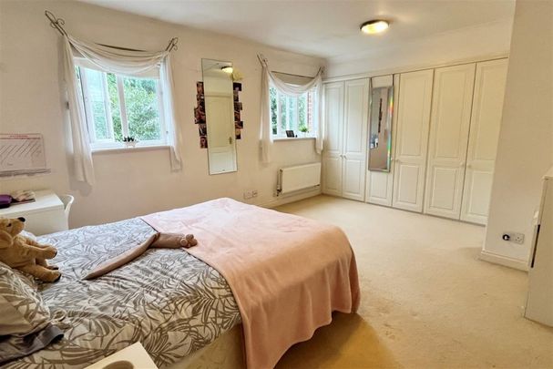 5 bedroom detached house to rent - Photo 1