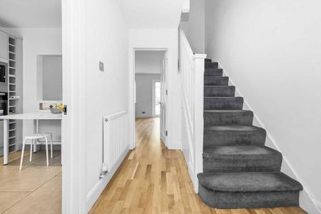 3 bedroom terraced house to rent - Photo 3