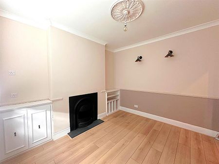 2 bedroom terraced house to rent - Photo 4