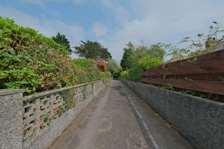 3 bedroom bungalow to rent - Photo 2