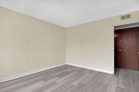 For Lease - 914 Yonge Street Unit# 1704, Toronto, Ontario - Photo 2