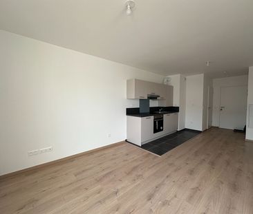 Location Appartement 2 pièces 42m² - Photo 5