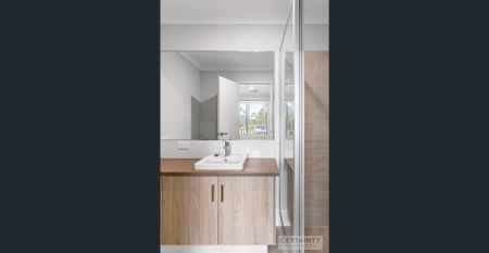 Modern stylish Home perfect for small families in Byford - Photo 5