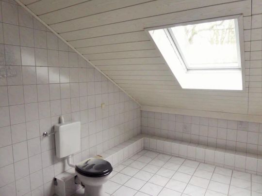 Großzügige 3 ZKB-Dachgeschosswohnung mit Balkon in ruhiger Lage von Kassel-Waldau - Foto 1