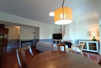 Apartamento T2 Remodelado e Mobilado no Moinho das Antas