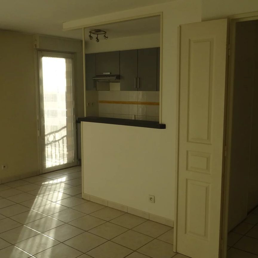 Location Appartement 2 pièces 41m² ST LAURENT DU VAR 06700 - Photo 1