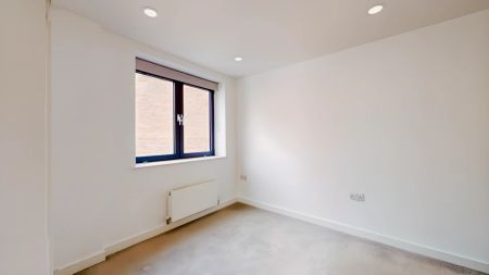 1 Bed 1 Bath - Photo 2